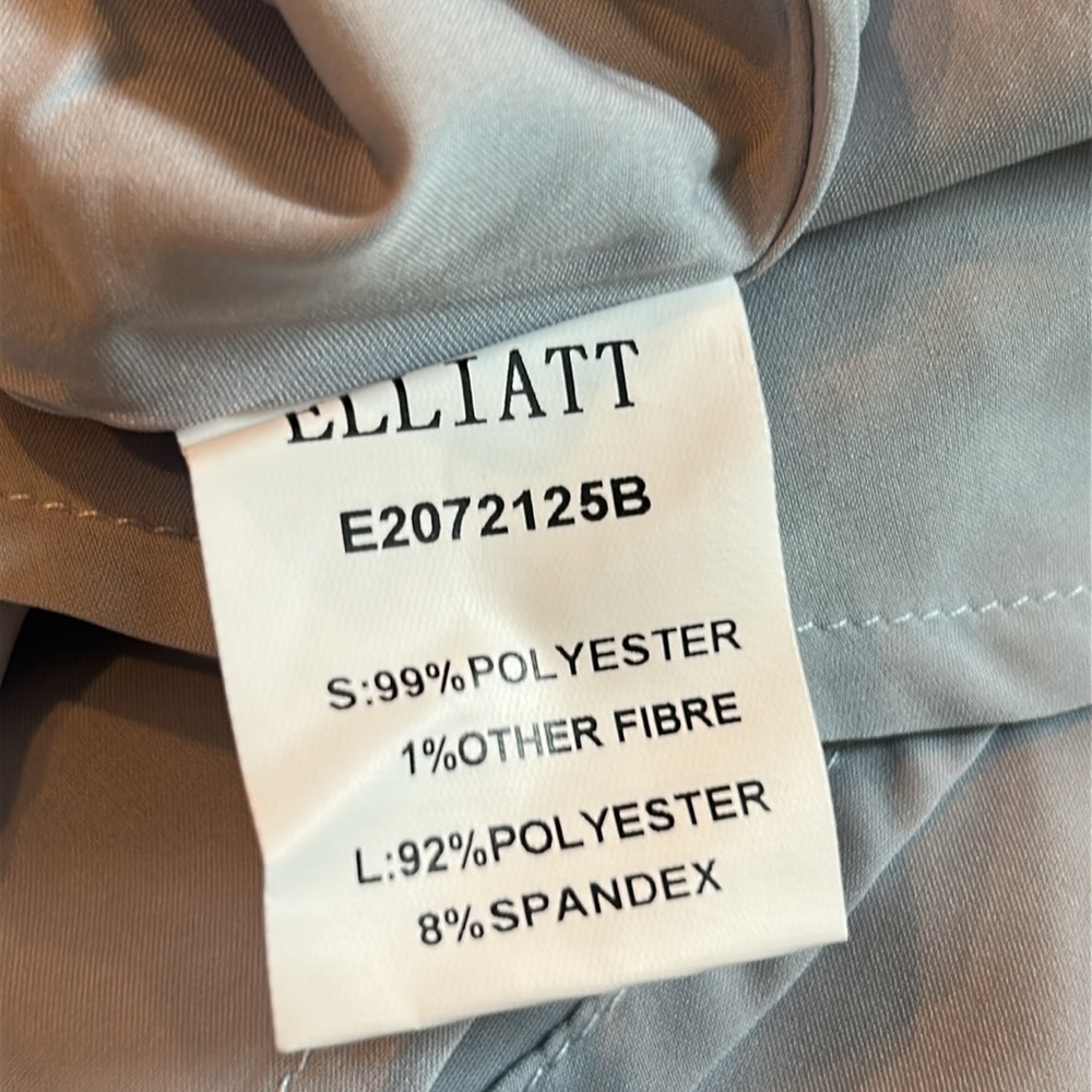 Elliatt Laquat Skirt in Multi Floral NWT Size XS - Picture 10 of 10